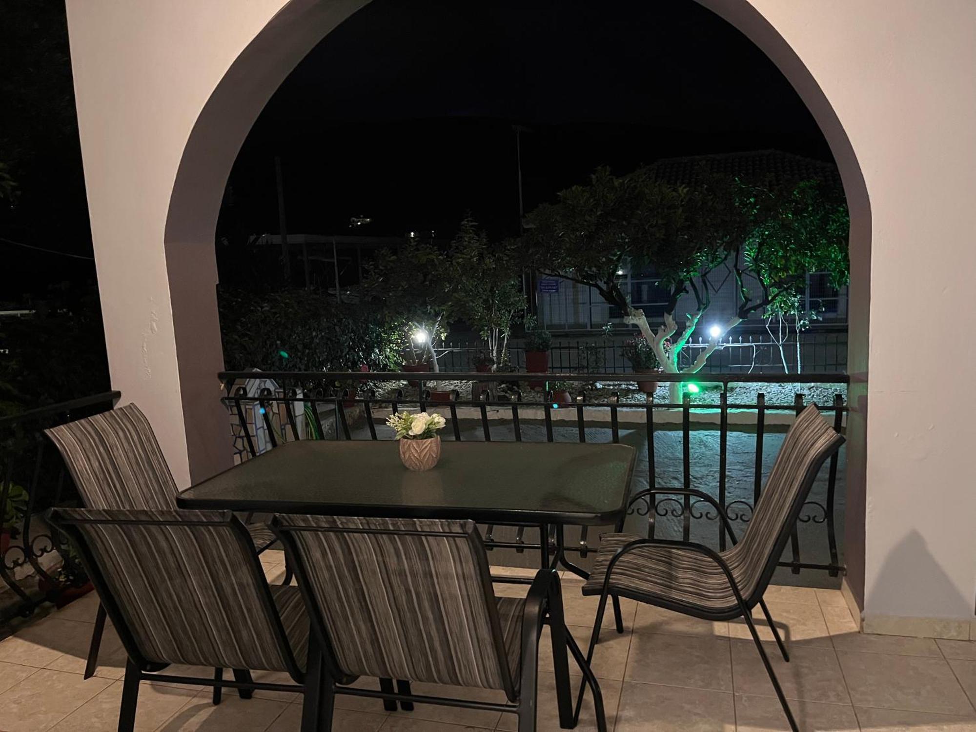 Nikos Appartement *