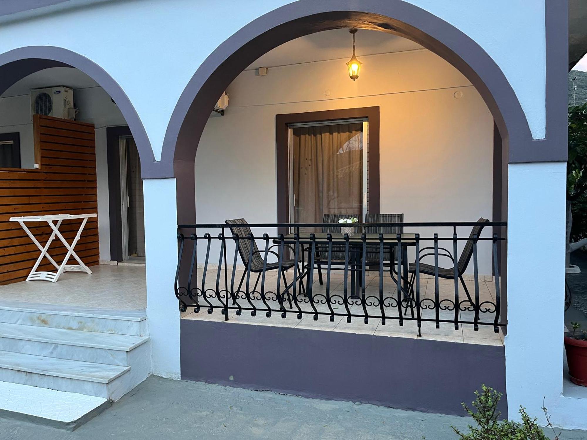 Nikos Apartment