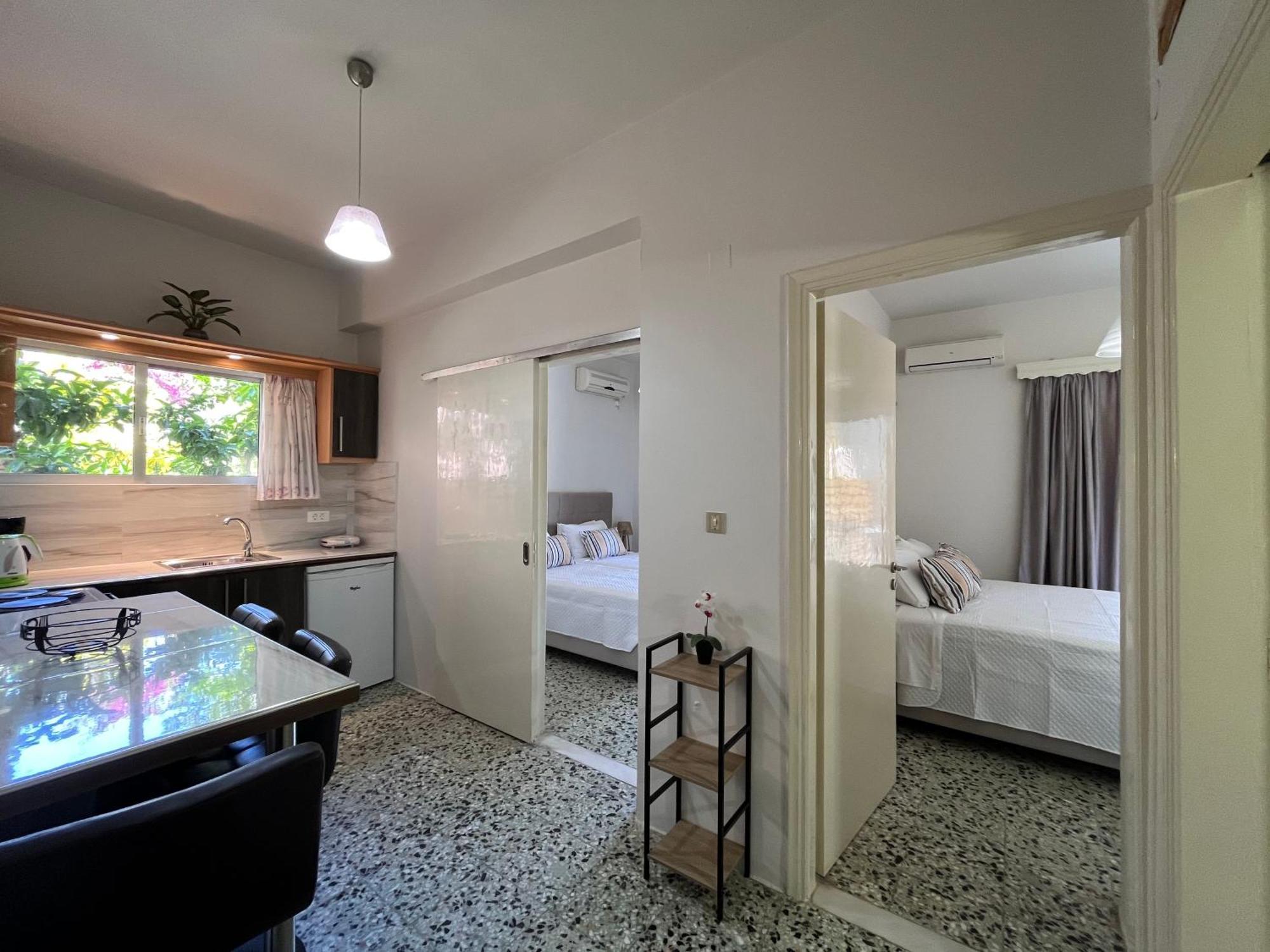 Nikos Apartment